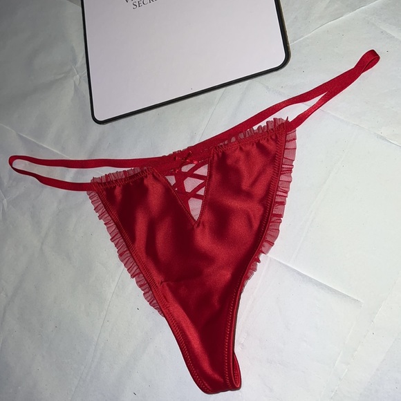 (L) Victoria’s Secret Holiday Red THONG Lace Underwear - Picture 11 of 11